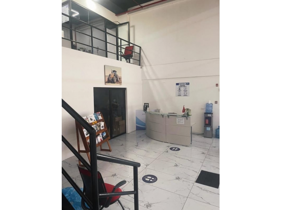 Se alquila local con mezanine en Vía Tocumen 121 Mts $1,500 — foto 3