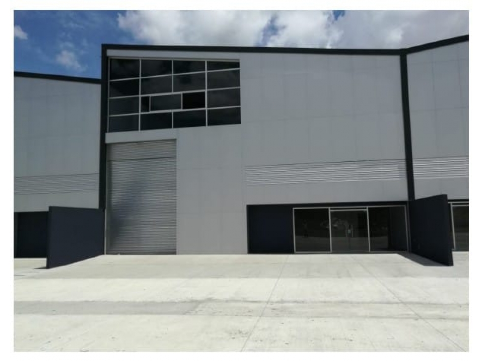 se alquila galera en Milla 8 450 y 650 Mts $6.99 x Mt2 - 5