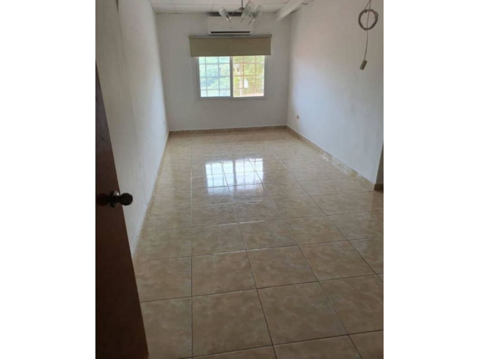 Se alquila hermosa casa 3 niveles Linda vista $1.100 — foto 5