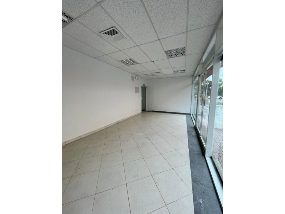 Se Alquila Local / Oficina en Los Pueblos 280mt2!! - 2