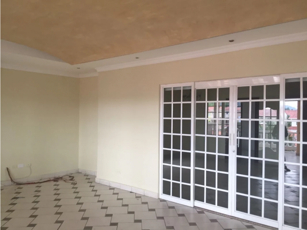 Se vende hermosa casa en Altos del Bosque $450,000 AM — foto 5