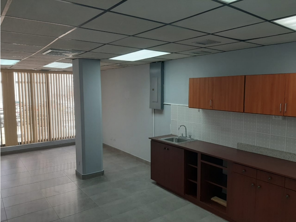 SE ALQUILA OFICINA EN BELLA VISTA ZONA BANCARIA - I.G. — foto 6