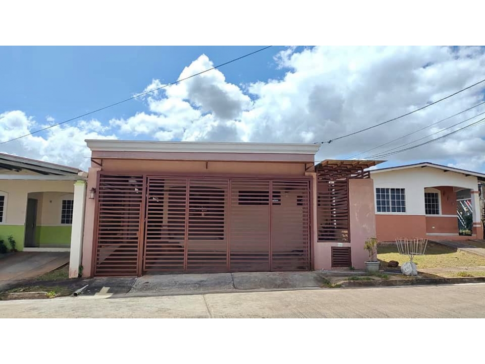 SE VENDE CASA EN BARRIO BALBOA - CHORRERA $105,000