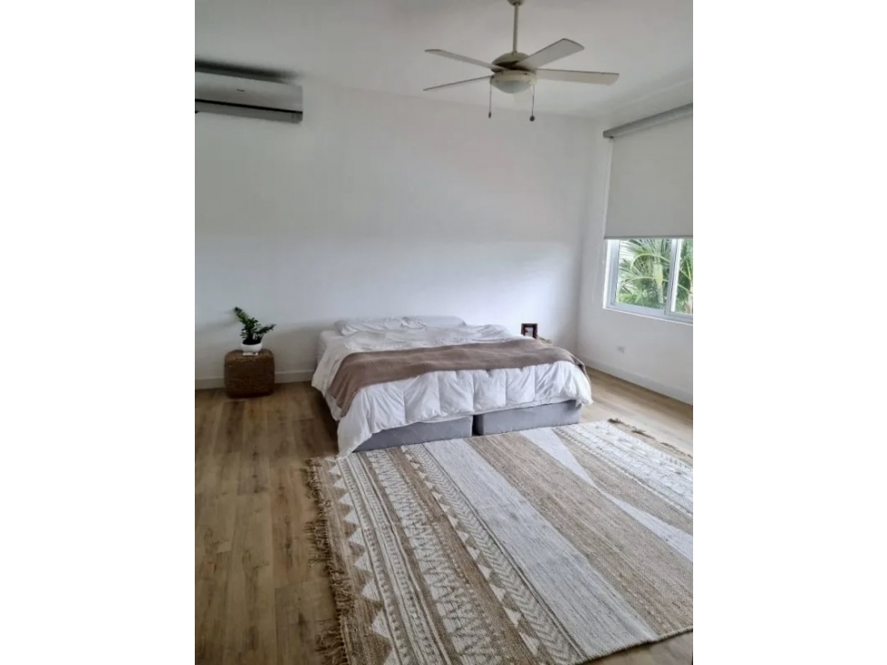 SE VENDE HERMOSA CASA MODERNA EN COSTA ESMERALDA $715,000 — foto 5