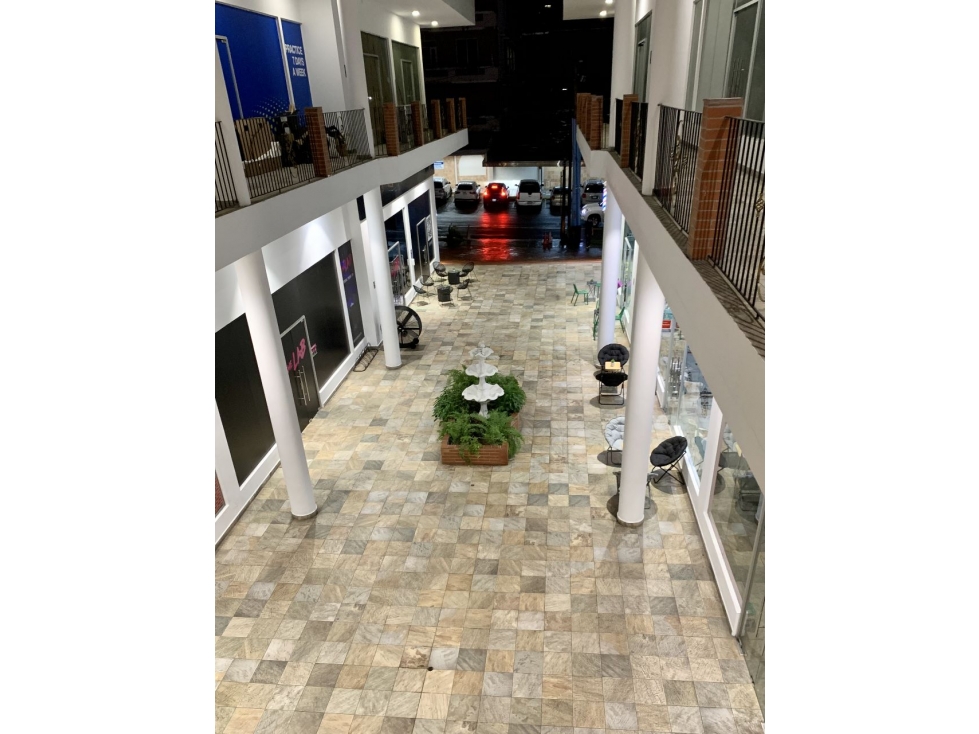 Se alquilan locales y oficinas desde 70 mts en Bella Vista