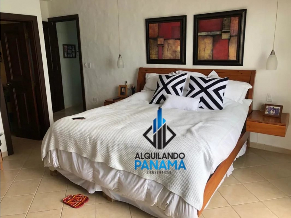 Se Alquila Casa de Playa 600 Mts Costa Esmeralda USD$5,500,oo - 2