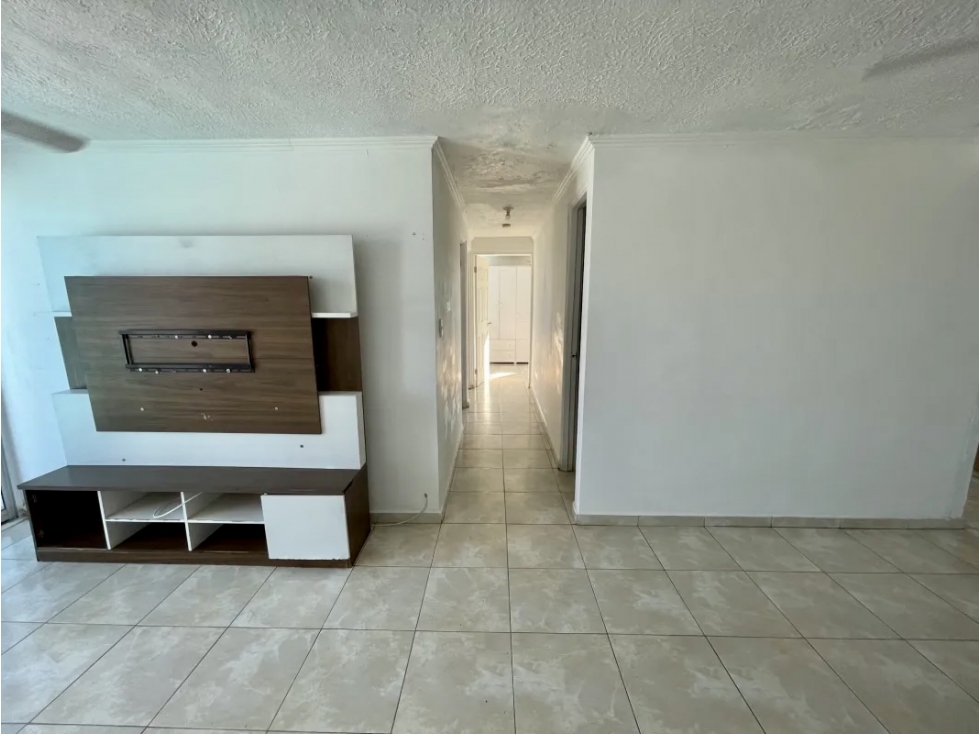 SE ALQUILA APARTAMENTO LINEA BLANCA EN PUEBLO NUEVO — foto 2