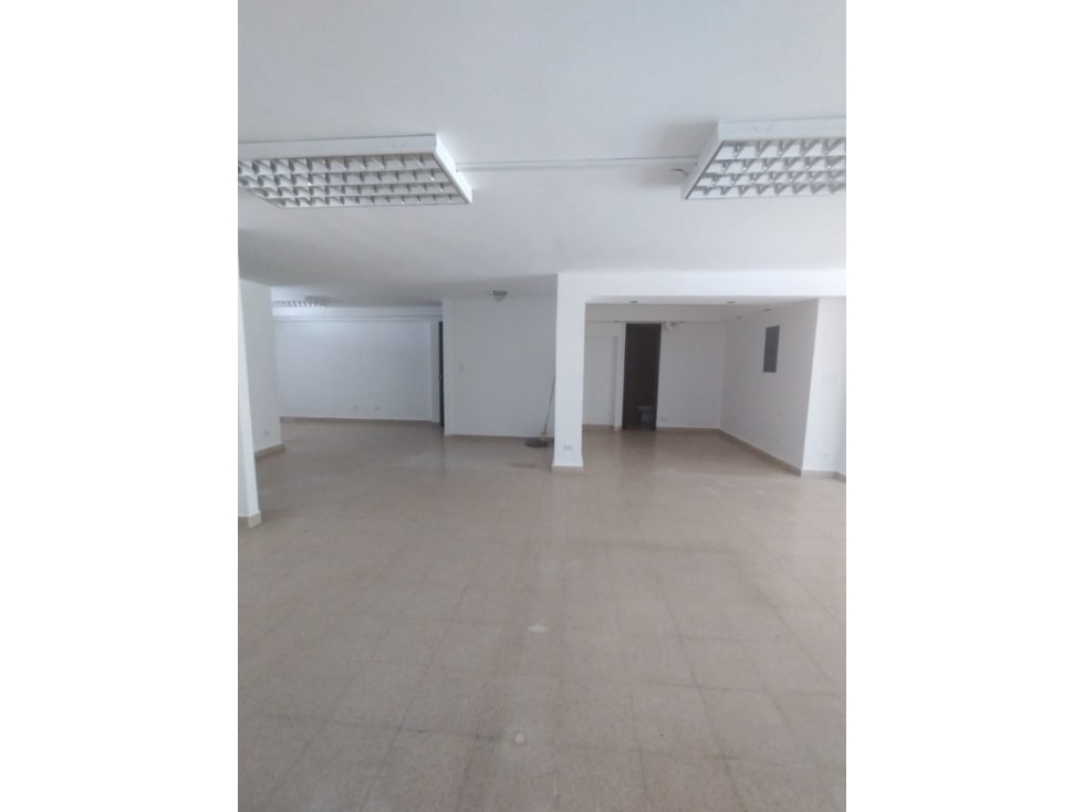 Alquilo Amplio local para su negocio A proveche — foto 4