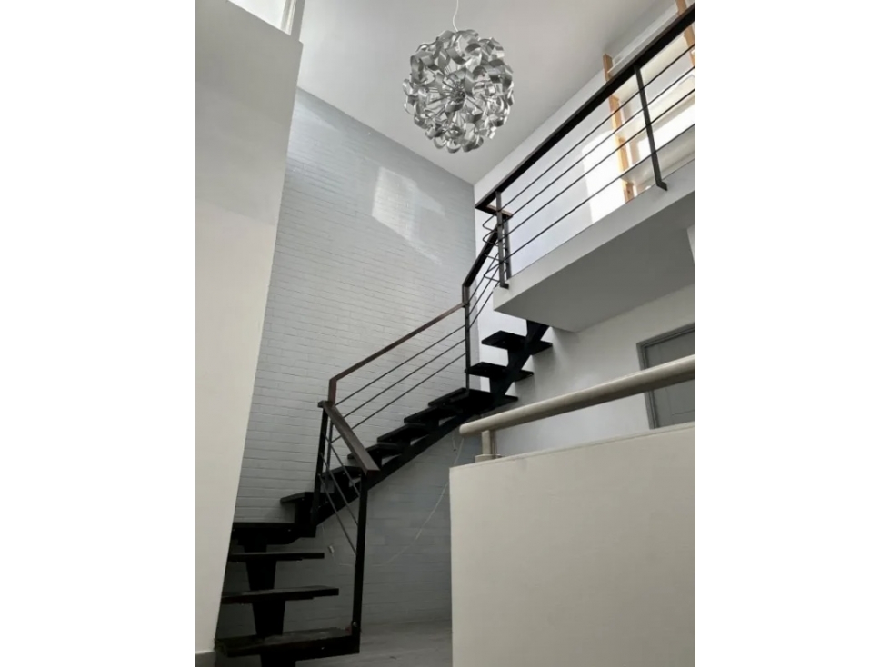 Se alquila hermoso duplex amoblado en Marbella $2,750 — foto 4