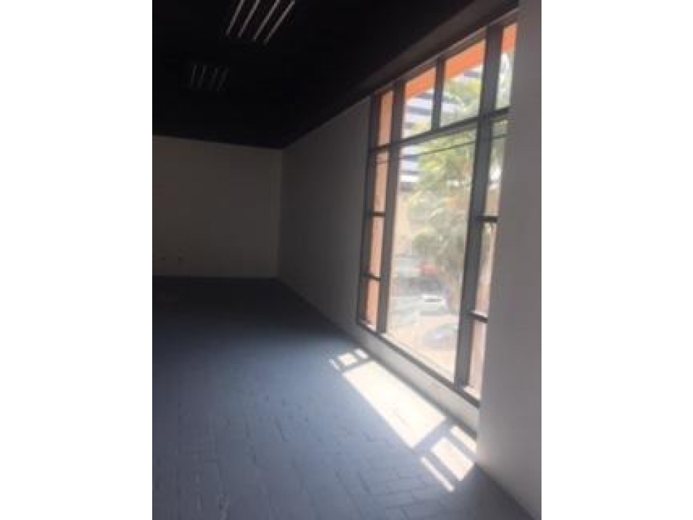 SE VENDE LOCAL en VIA VENETTO 65 Mtrs -I.G. — foto 5