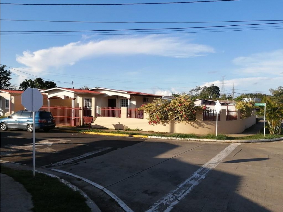 ALQUILO HERMOSA CASA EN CHORRERA $400