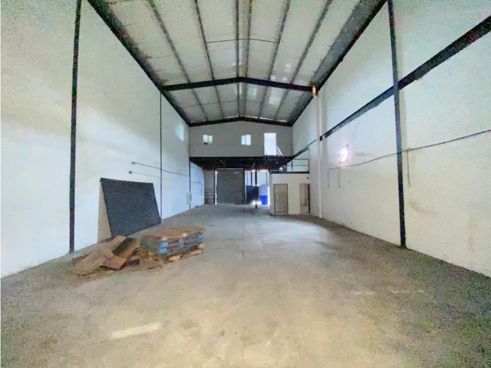 SE VENDE BODEGA EN JUAN DIAZ >> LISTA PARA ENTREGA — foto 2