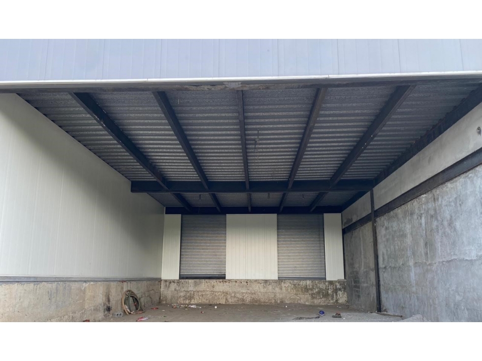 SE ALQUILA OFI- BODEGA EN MILLA 8 — foto 3