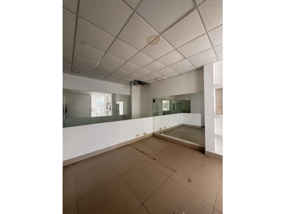 Alquilo Extraordinario Local ideal para clínicas, estéticas o spa — foto 6