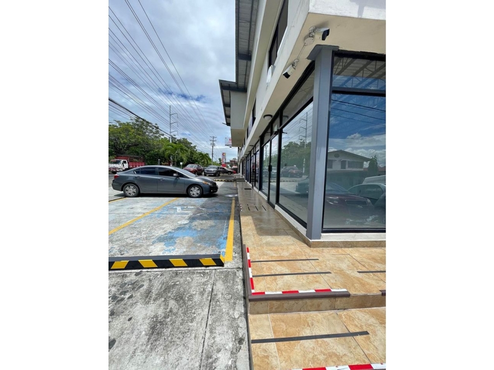 Alquiler de local en esquina con excelente visibilidad en Santa Elena — foto 2