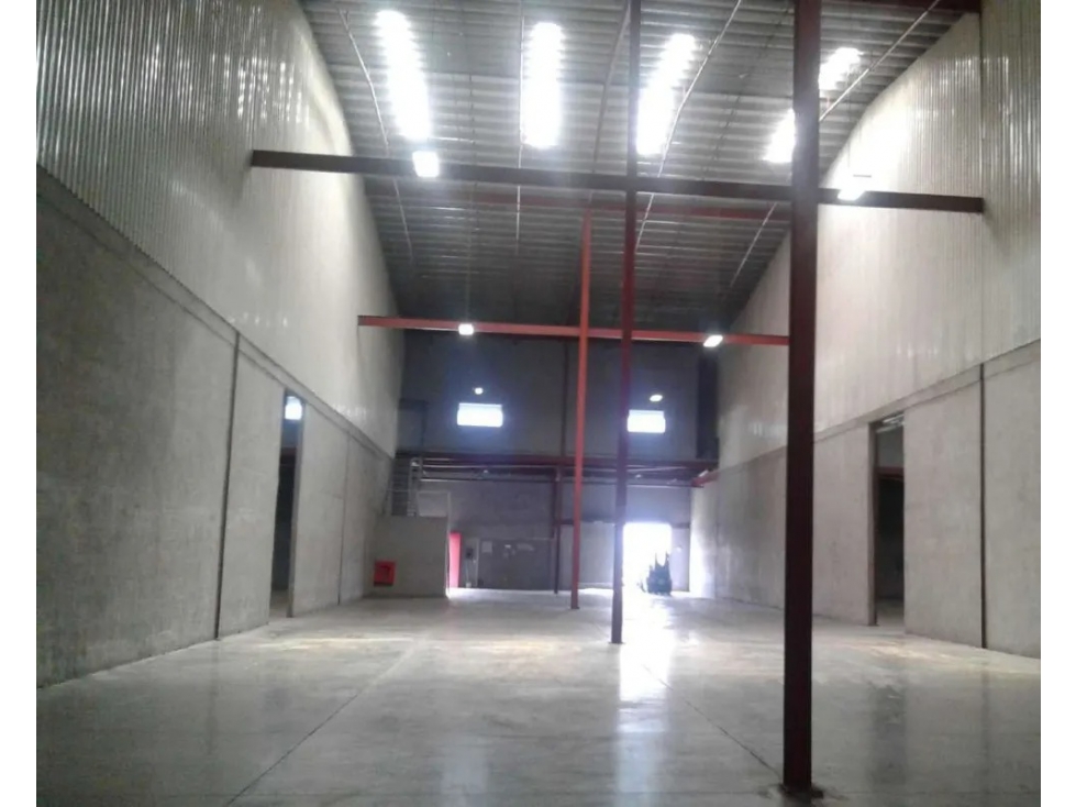 Venta de proyecto de galeras en 24 de Diciembre — foto 5