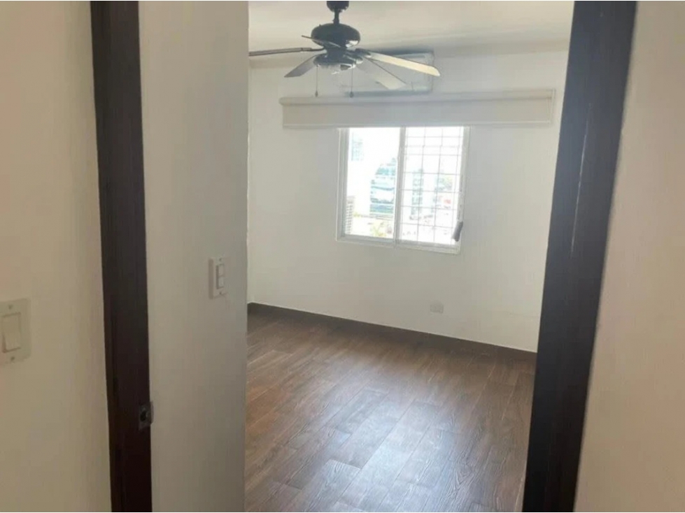 VENDO APARTAMENTO REMODELADO EN CONDADO DEL REY $135.000!!!!
