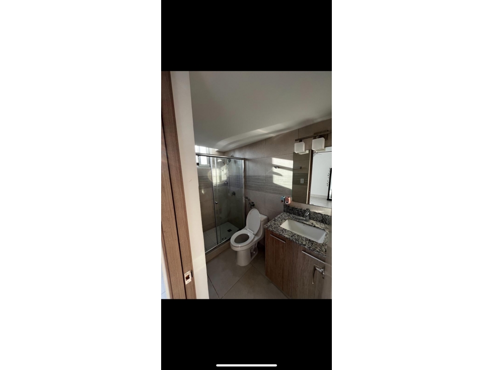 ALQUILO APARTAMENTO SEMIAMOBLADO EN PH GREENWOOD — foto 4
