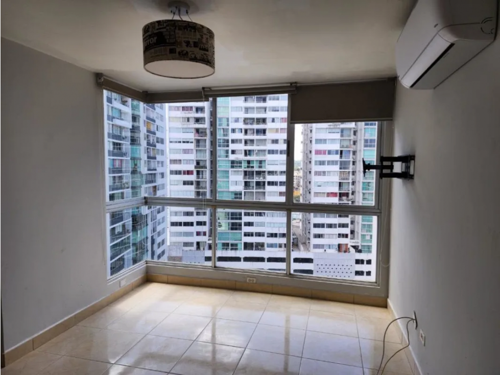 SE VENDE APARTAMENTO POR LA 12 DE OCTUBRE NEGOCIABLE — foto 4