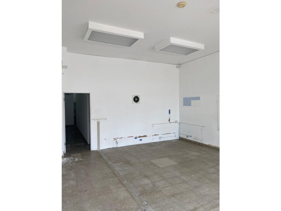 ALQUILO LOCAL COMERCIAL EN AV RAMON ARIAS $1800!!! - 3