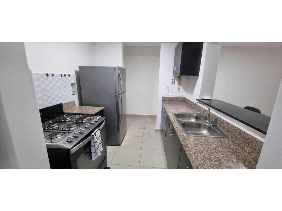 SE ALQUILA APARTAMENTO AMOBLADO PH CENTENNIAL - 5