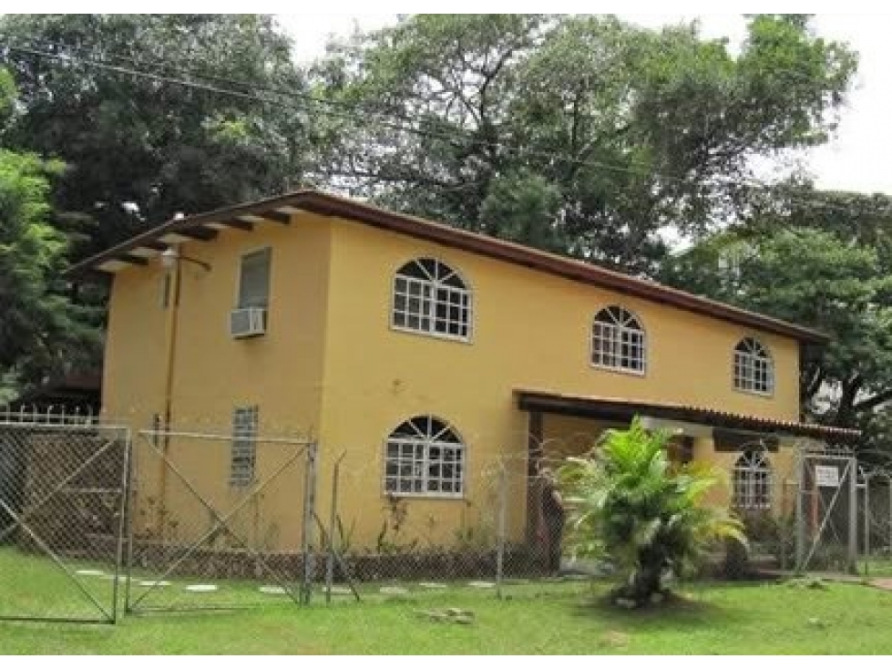 ¡Remate de Casa en Gorgona a 3 Minutos de la Playa!