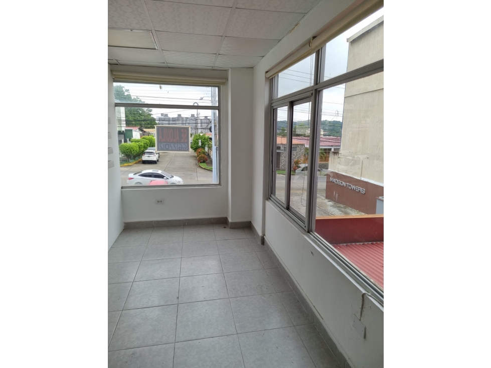 ¡¡OFERTA SE VENDE !! LOCAL COMERCIAL en Altos de Santa María - 5