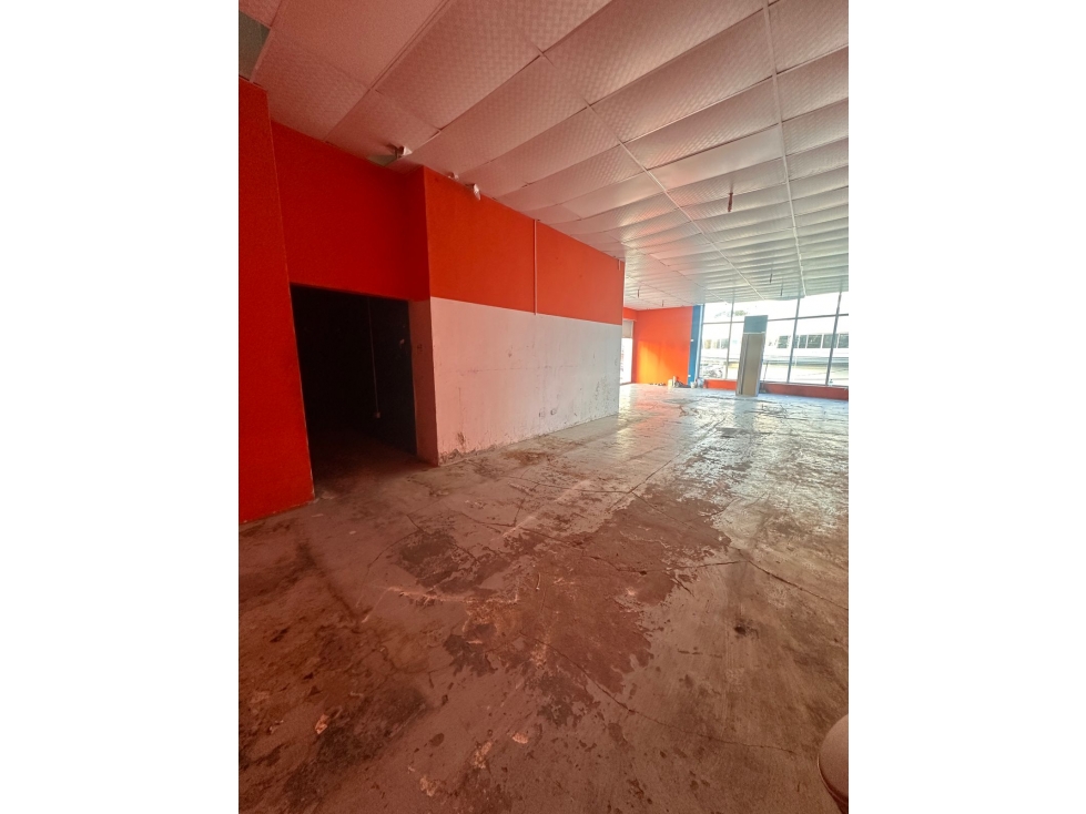 ¡Â¡SE ALQUILA!! LOCAL COMERCIAL EN PRINCIPAL VIA ESPAÃA — foto 5