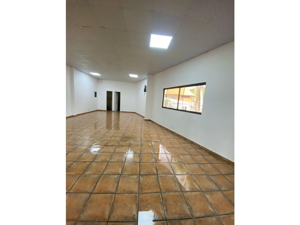 SE ALQUILA LOCAL COMERCIAL EN ALBROOK - 5