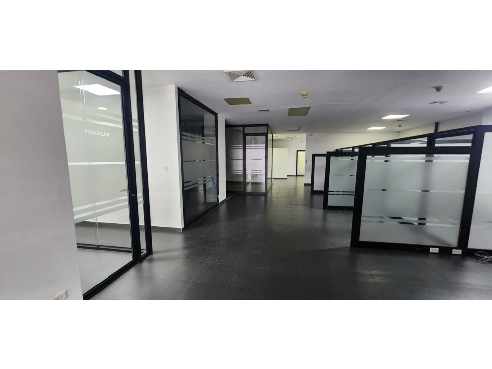SE ALQUILA LOCAL COMERCIAL EN VIA ESPAÑA