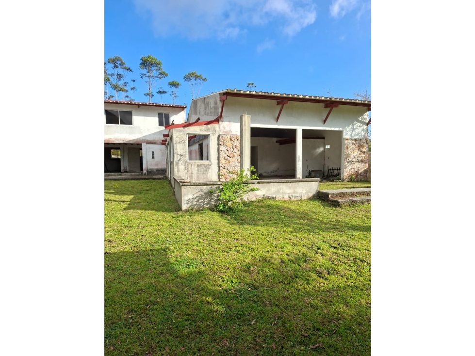 Propiedad en Venta en El Valle de Antón Ideal para Hostal o Inversión - 1