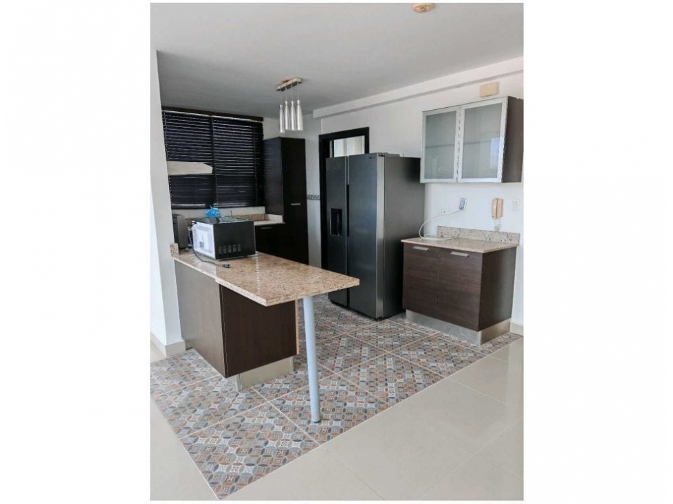 SE VENDE APARTAMENTO EN ZONA DE ALBROOK — foto 2