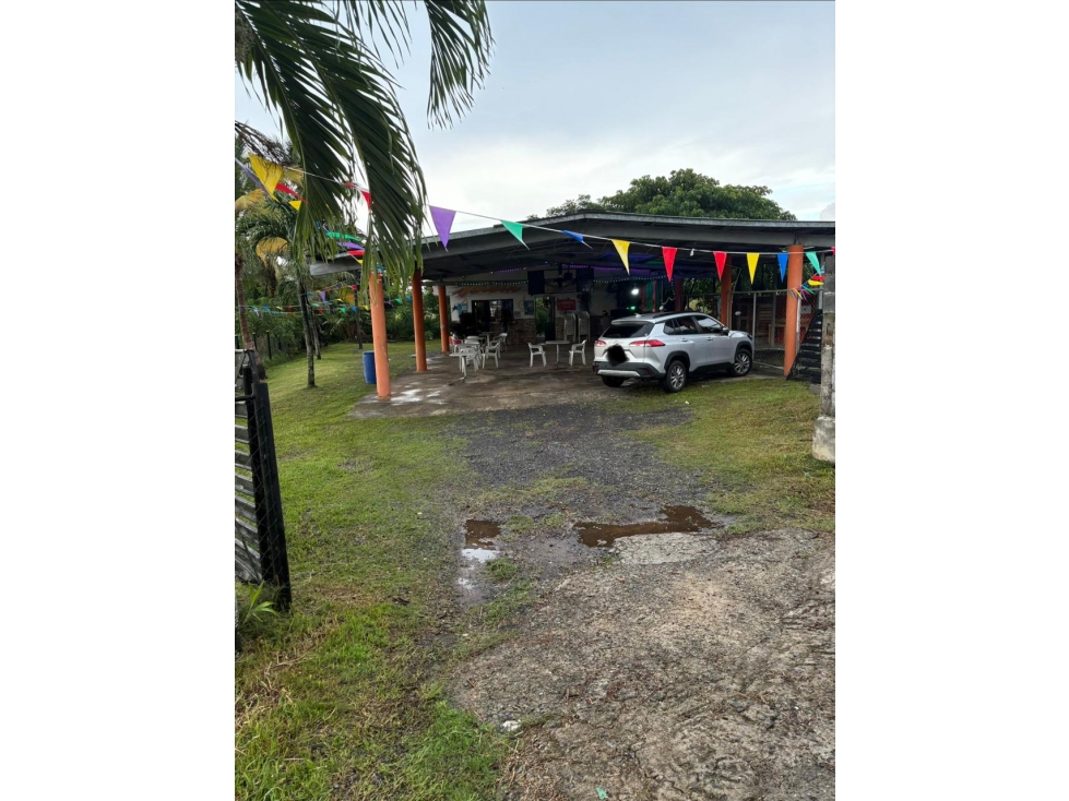 En venta Jardín Bar con Gallera, en La Cresta de Chame - 2