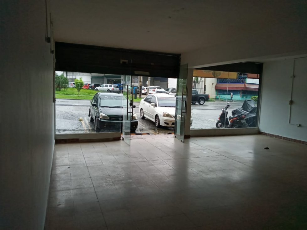 alquilo AMPLIO LOCAL COMERCIAL DE 100 M2 $1500 - 5