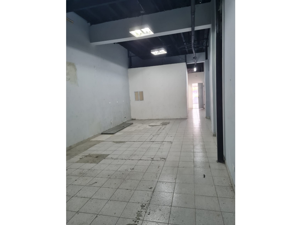 Se alquila local comercial en av. principal $1100 - 4