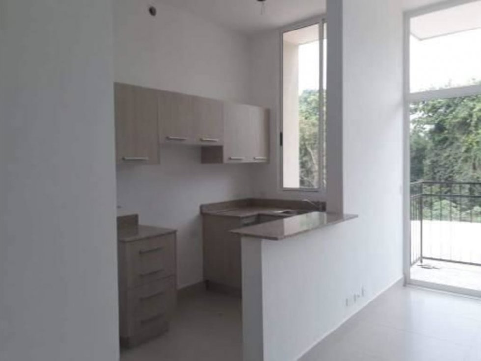 Se alquila o se vende apartamento en Costa Verde $750 — foto 2