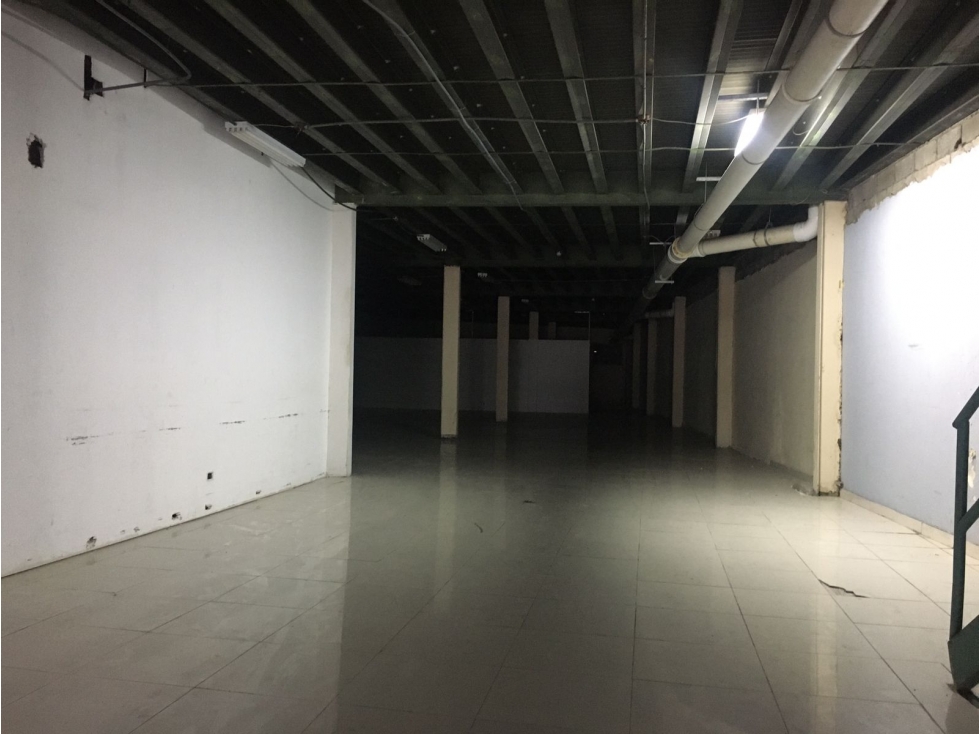 Se alquilan locales comerciales en la av. Fernandez de Córdoba $2,560 — foto 4