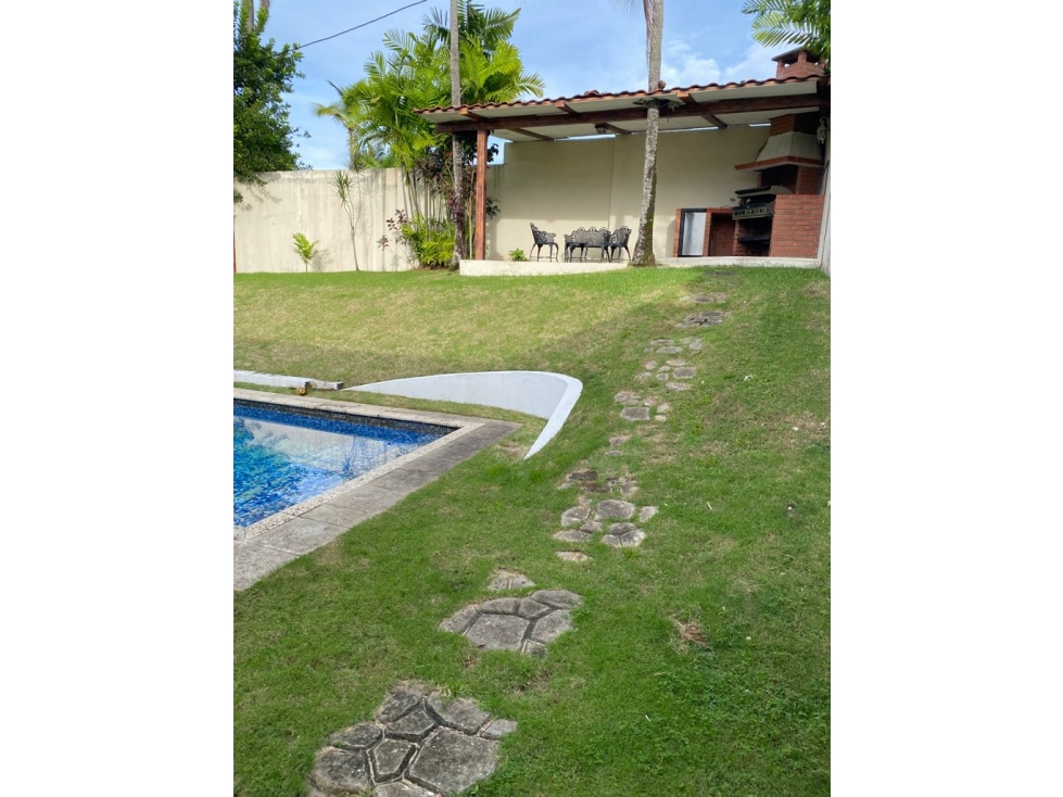 se vende hermosa casa con piscina areas verder gran ubicacion — foto 6