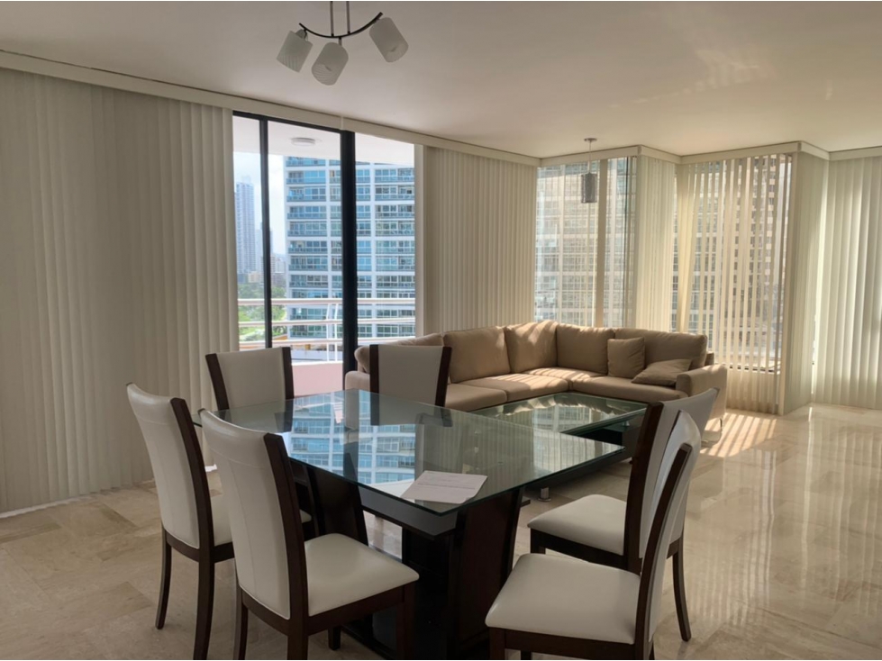 Se alquila apartamento amoblado en la av Balboa 280 m2 $2200