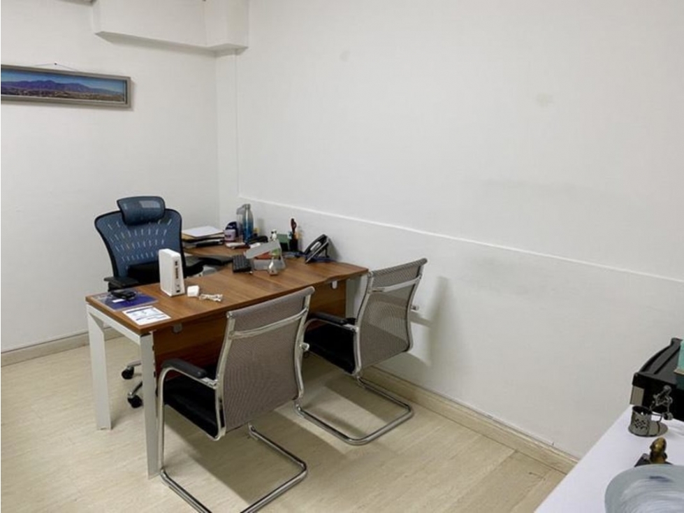 Se Alquila Oficina Amoblada Equipada 300 mts $2.000.oo — foto 3