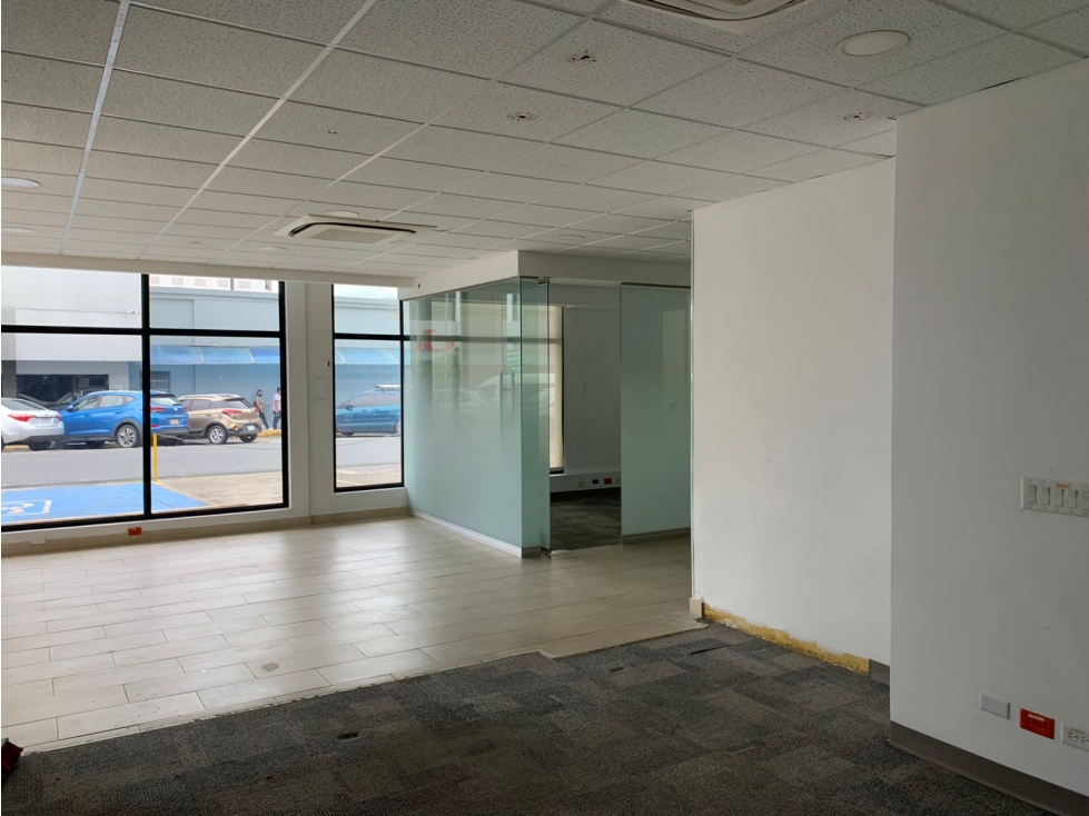Se Alquila local comercial de 320m2 en Transístmica/El Carmen $6,000 - 2