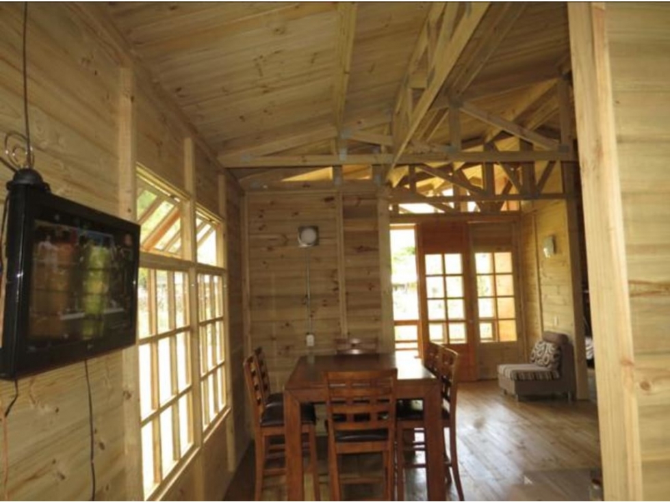 Vendo Hermosa casa Estilo Canadiense en el Valle de Antón $295.000 - 6