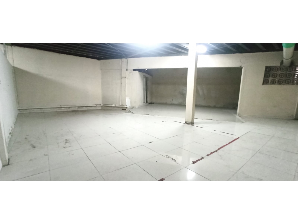 Se Alquilan Locales en Fernandez de Cordoba $8mt2. — foto 6