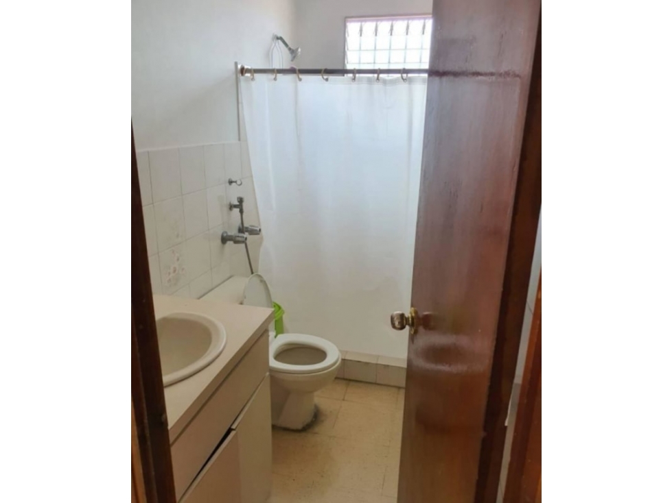 Se alquila hermosa casa 3 niveles Linda vista $1.100 — foto 6