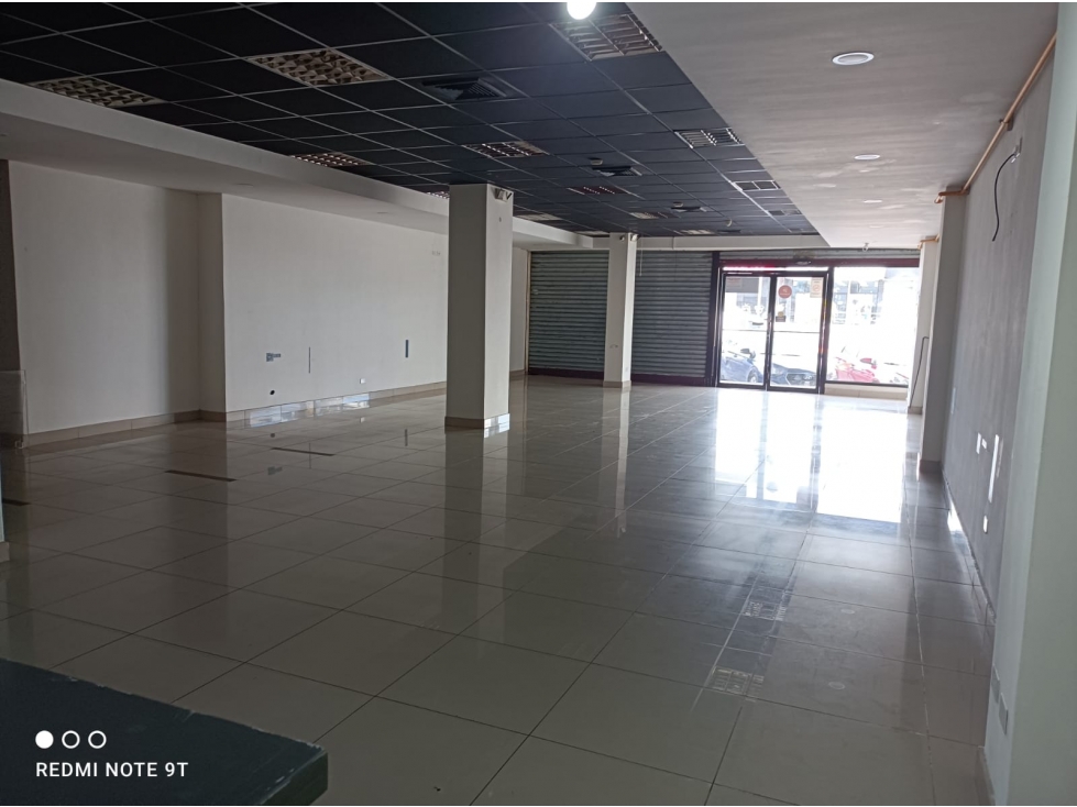 Se Alquila local comercial de 305m2 en VIA ESPAÑA $5,000 - 6