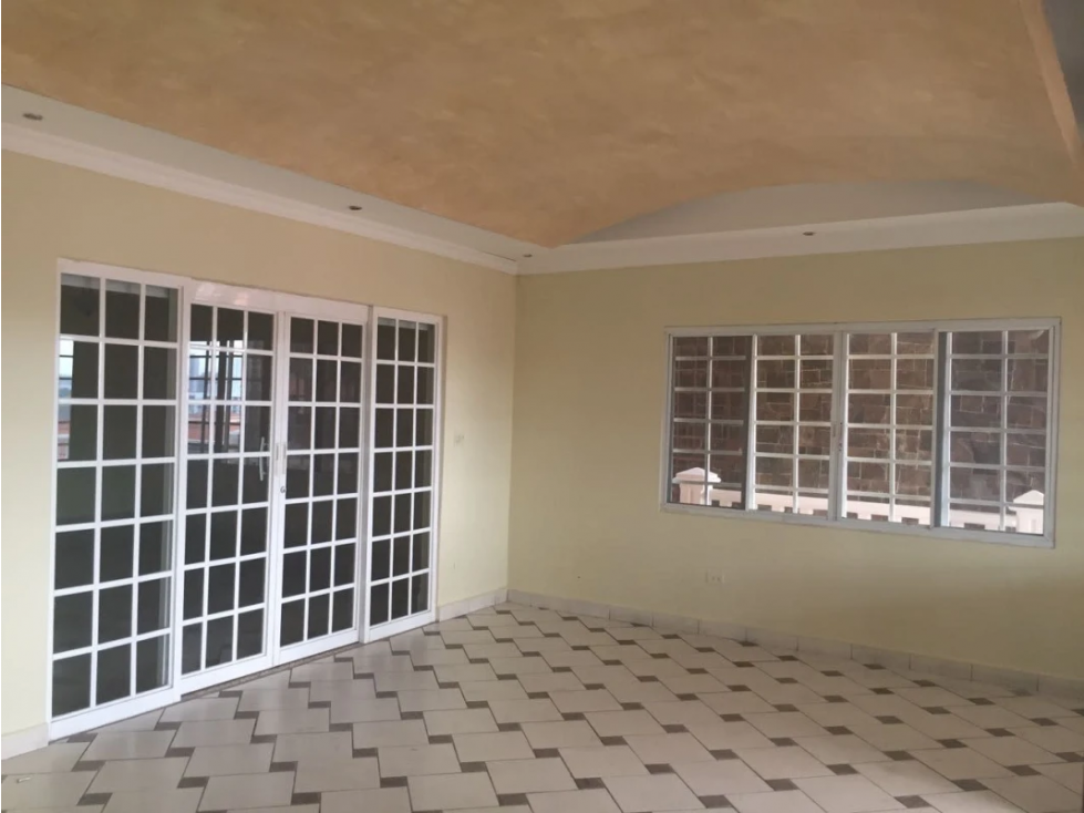 Se vende hermosa casa en Altos del Bosque $450,000 AM — foto 6