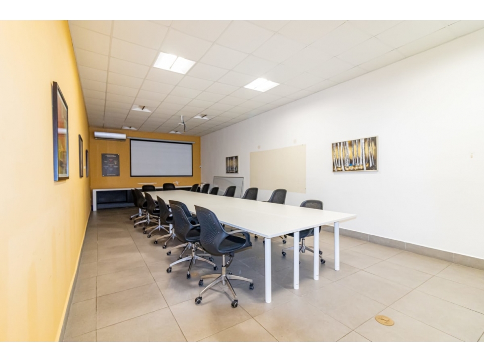 ALQUILER DE OFICINAS EN CALLE 50 \ EXCELENTE UBICACION — foto 2