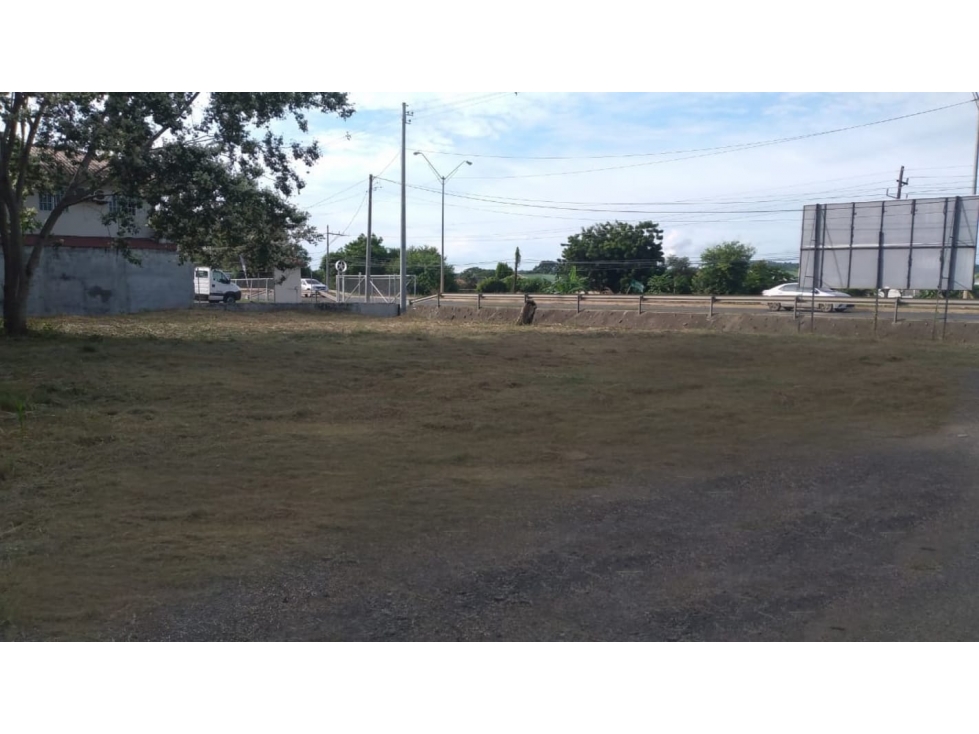 SE VENDE TERRENO EN CHITRÉ >>1,001 mt2 - 6