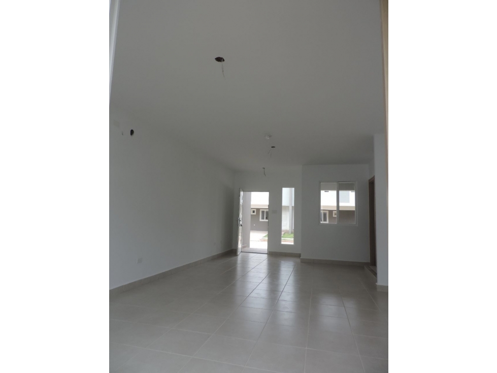 SE VENDE CASA EN BRISAS DEL GOLF $250,000 AM — foto 3