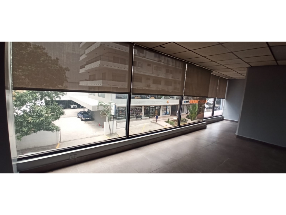 SE ALQUILA OFICINA EN BELLA VISTA ZONA BANCARIA - I.G. — foto 6